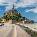 Der Mont Saint-Michel Insel zählt zu den beeindruckendsten Natur- und Kulturdenkmälern Europas.