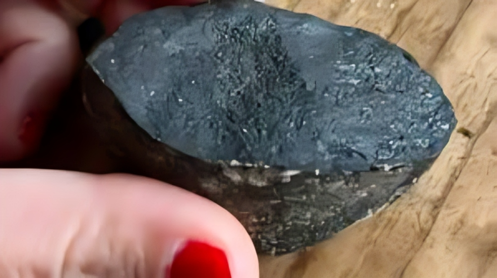 Meteorit oder Schlacke