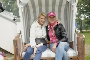 Juliana Senjo: Was über die Person wirklich bekannt ist