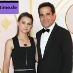 Sophie Shalhoub Tochter von Tony Shalhoub und Brooke Adams